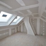 Travaux d’aménagement de combles à Villers-Cotterêts – isolation, placo et pose de fenêtres de toit Velux par Moreno Création. Travaux d’aménagement de combles avec placo, isolation et pose de Velux à Villers-Cotterêts – Moreno Création